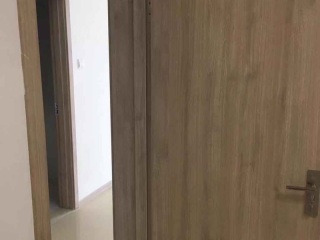 套装门、踢脚线安装