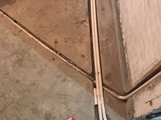 水、电管开槽施工