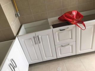 集成吊顶及橱柜柜体安装
