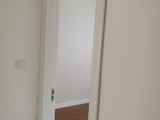 套装门、踢脚线安装