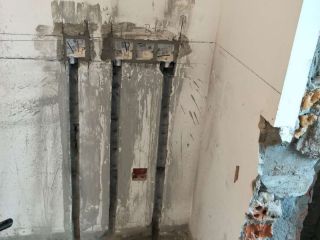 水、电管开槽施作