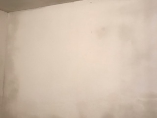 现场背景墙及隔墙施作
