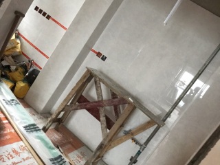 厨房、卫生间墙砖施作