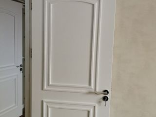 成品门及墙纸铺贴