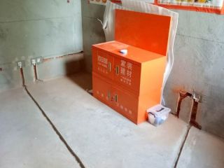 水、电管开槽施作