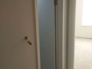 成品门及墙纸铺贴