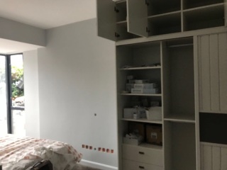 成品门及墙纸铺贴