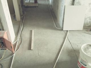 水、电管开槽施作