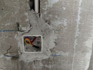 强、弱电路穿线施作