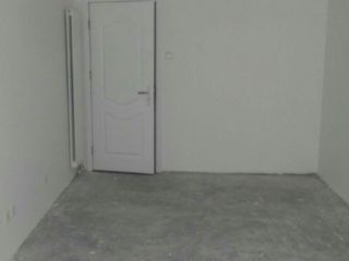 成品门及墙纸铺贴