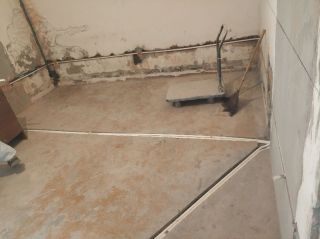 水、电管开槽施作