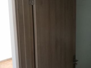 套装门、踢脚线安装