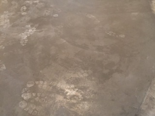 地砖铺贴及地面找平施作