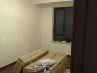 套装门、踢脚线安装