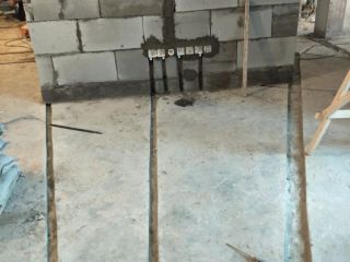 水、电管开槽施作