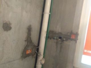 水、电管开槽施作
