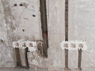 水、电管开槽施作
