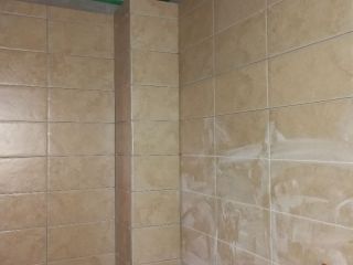 厨房、卫生间墙砖施作