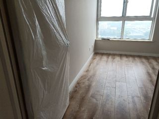 成品门及墙纸铺贴