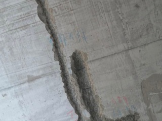 水、电管开槽施工