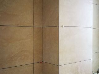 厨房、卫生间墙砖施作