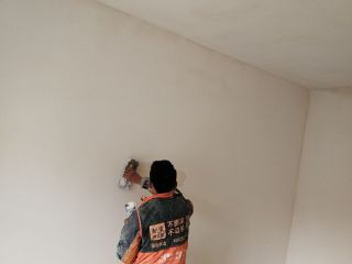 墙、顶面腻子批嵌