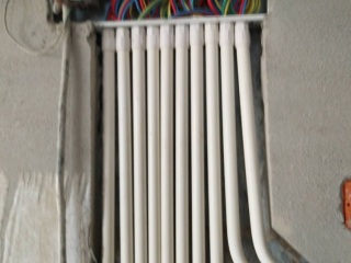 强、弱电路穿线施作