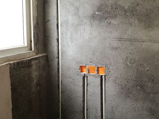 水、电管开槽施作