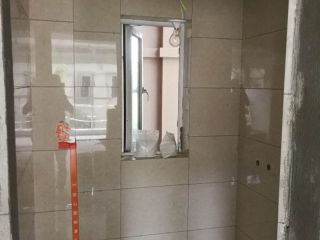 厨房、卫生间墙砖施作