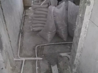 水、电管开槽施作