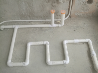 水、电管开槽施作