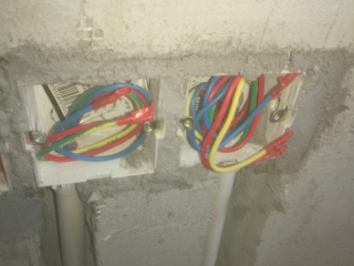 强、弱电路穿线施作