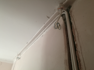 水、电管开槽施工