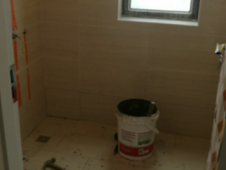 地砖铺贴及地面找平施作