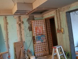 地砖铺贴及地面找平施作