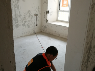 强、弱电路穿线施作