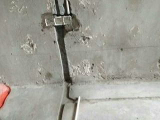 水、电管开槽施作