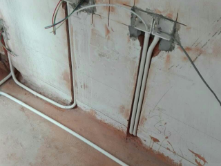 水、电管开槽施工