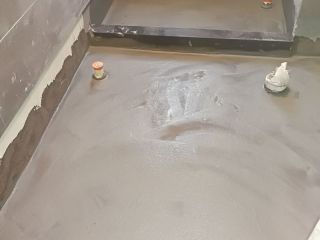 厨房、卫生间墙砖施作