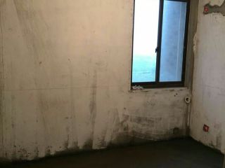 地砖铺贴及地面找平施作