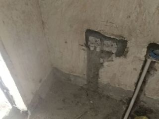 水、电管开槽施作
