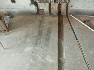 水、电管开槽施作
