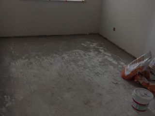 厨房、卫生间墙砖施作