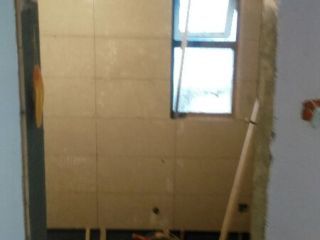 地砖铺贴及地面找平施作