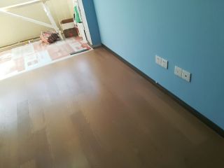 实木复合地板铺设