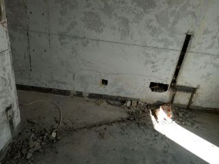 水、电管开槽施工