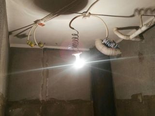水、电管开槽施工