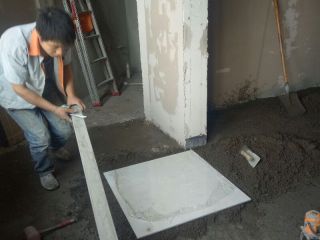 地砖铺贴及地面找平施作