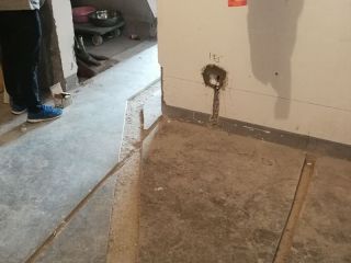 水、电管开槽施作
