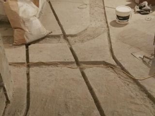 水、电管开槽施作